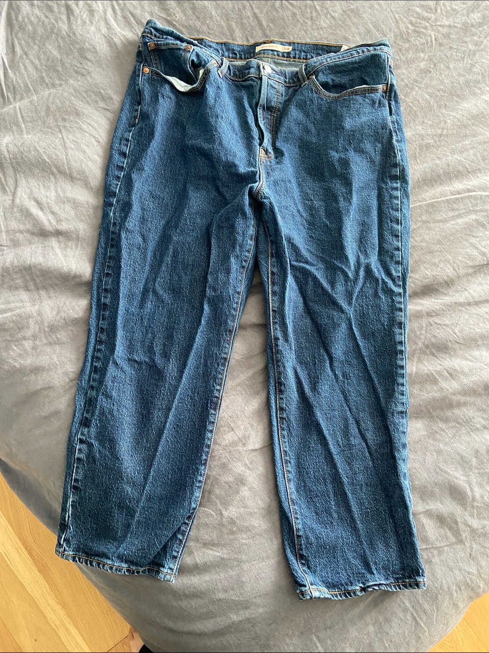 Womens Levi’s wedgie straight